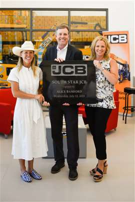 Left to right: Alice Bamford, Chris Meinecke, dealer principle for South Star JCB and his wife and Kristi Meinecke